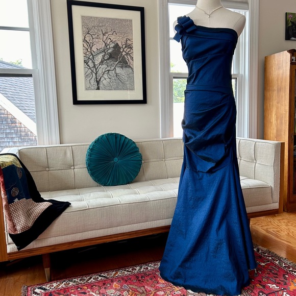 Betsy & Adam Dresses & Skirts - Fabulous 90’s Taffeta Evening Gown